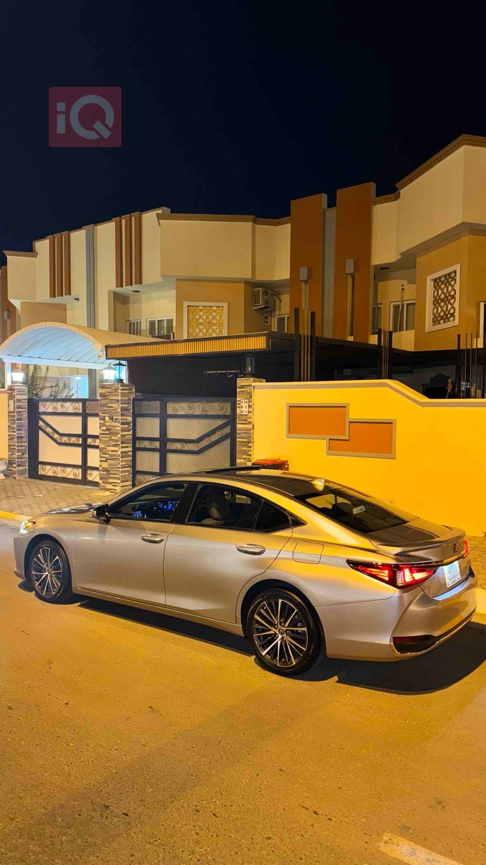 Lexus ES
